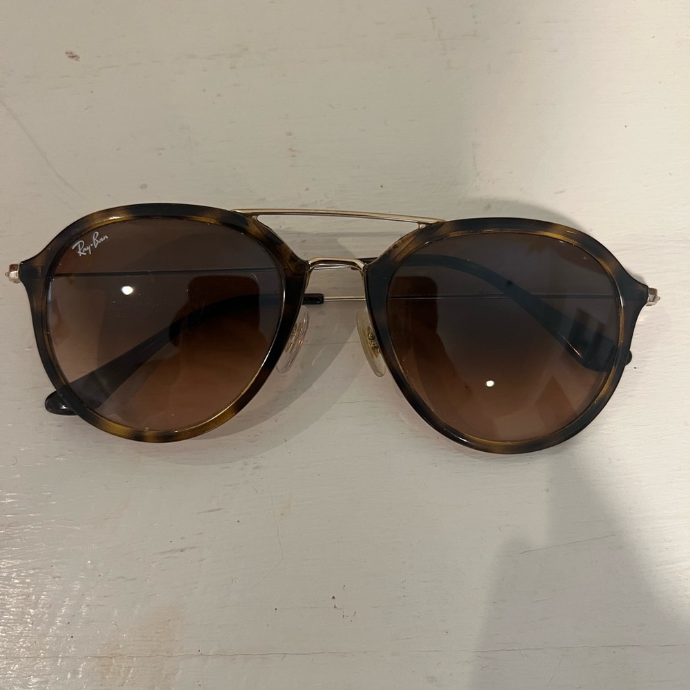 Women’s Ray-Ban. Gently used. Good condition